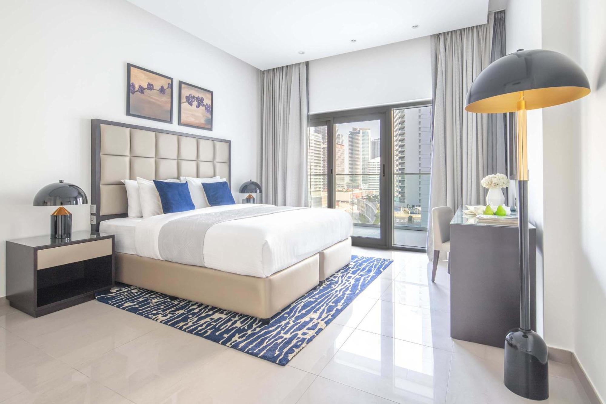 Frank Porter - Damac Majestine Dubai
