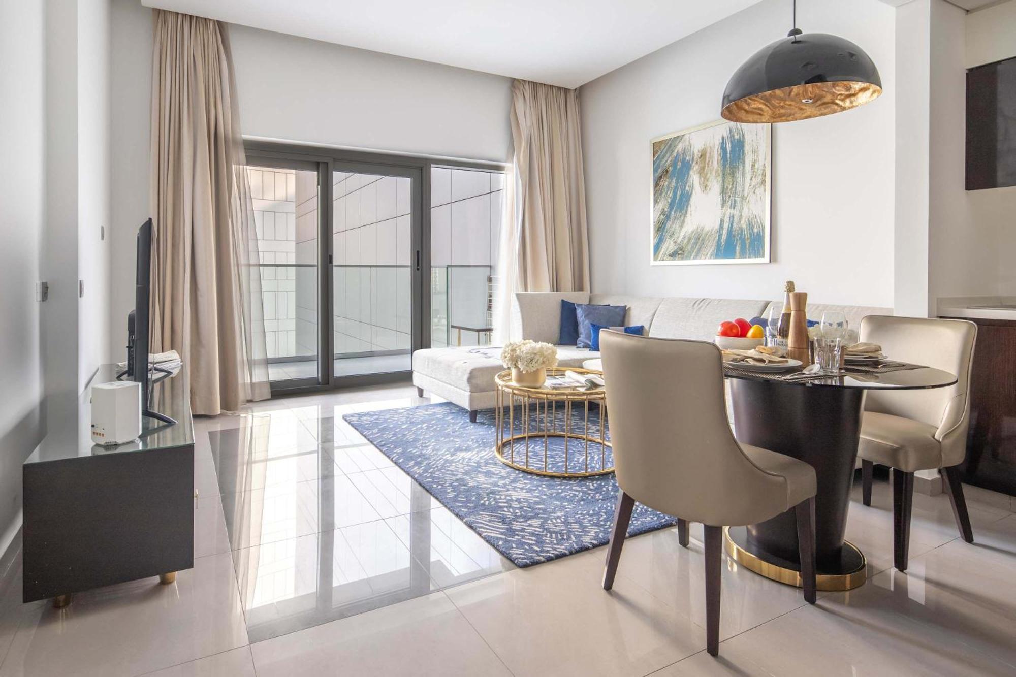 Frank Porter - Damac Majestine Apartment